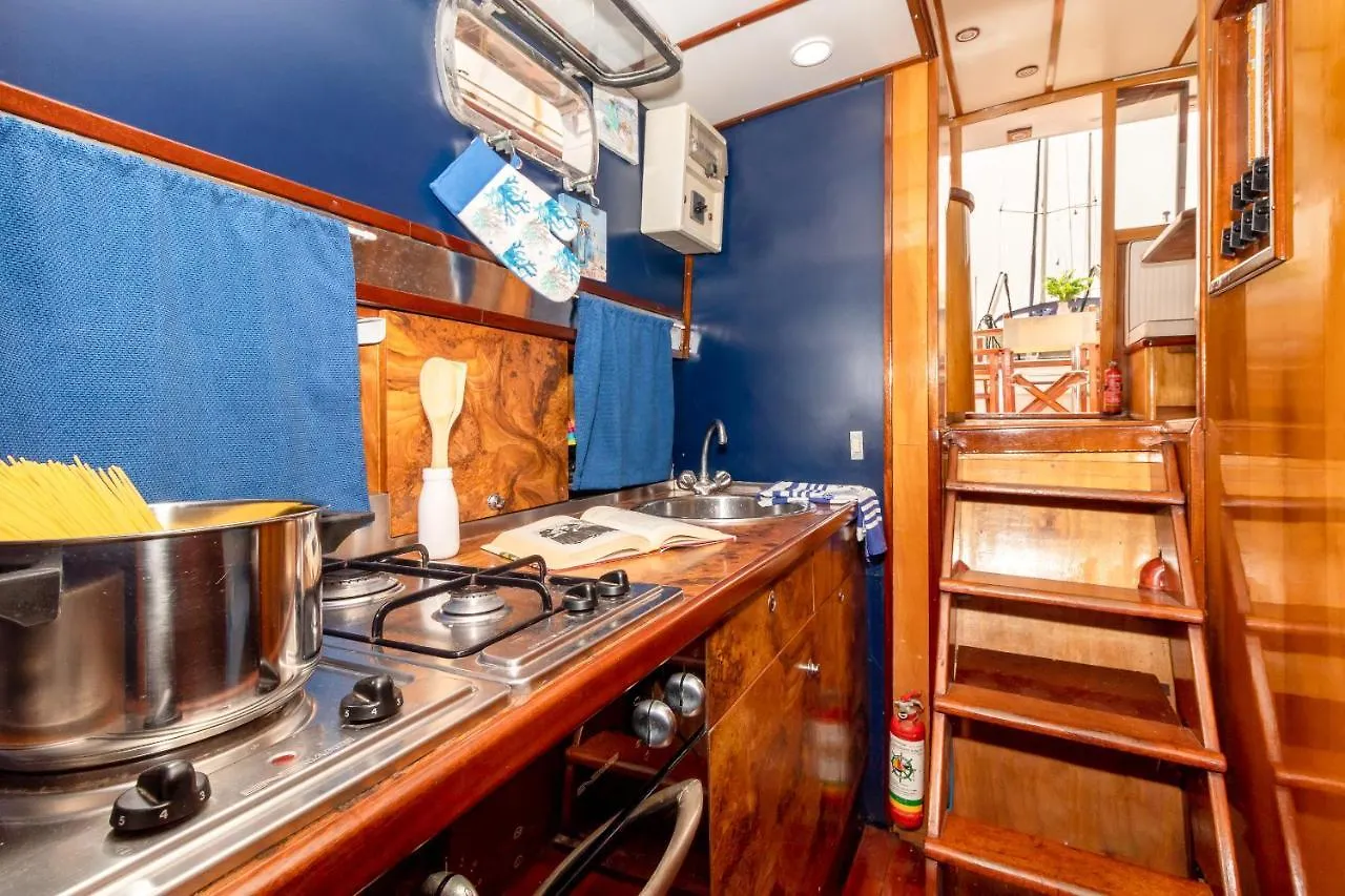 Marta Boat B&B Castelsardo Botel