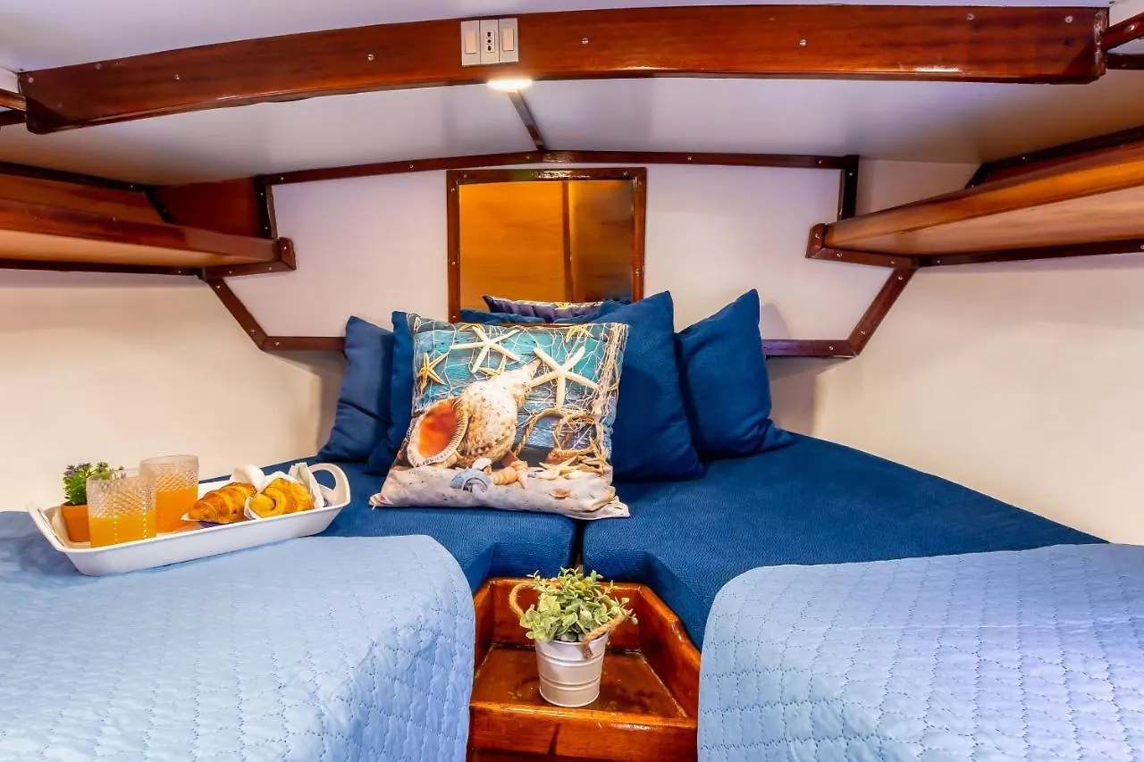 Botel Marta Boat B&B Castelsardo Italia
