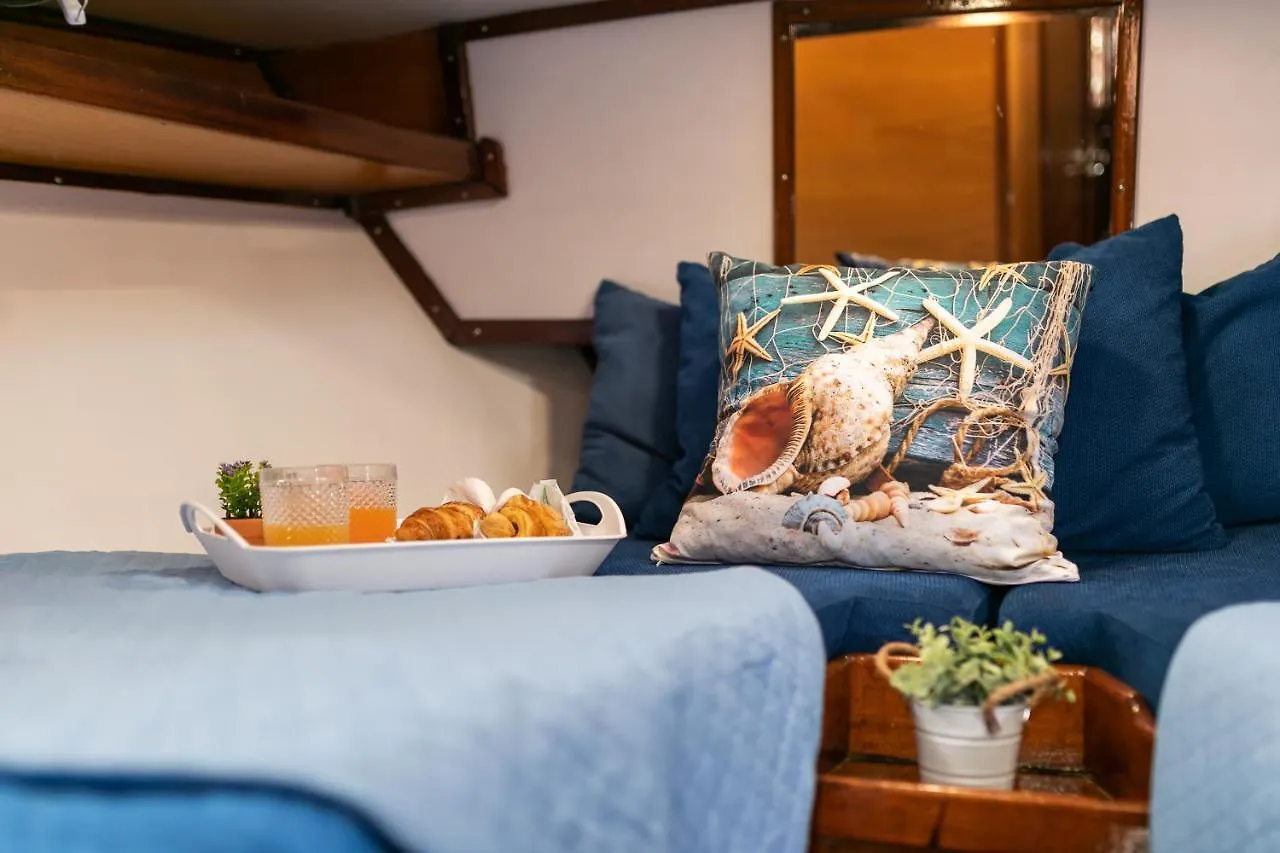 Marta Boat B&B Castelsardo Italy